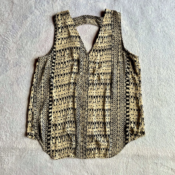 3/$15 (FINAL PRICE) **NWOT** A.N.A., (Size M), Cream & Black Tank Top Blouse - Picture 4 of 5